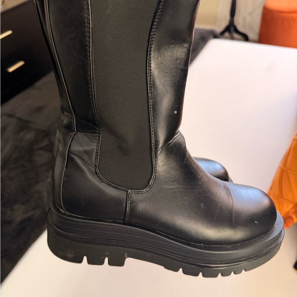 Elegant Black Ankle Boots